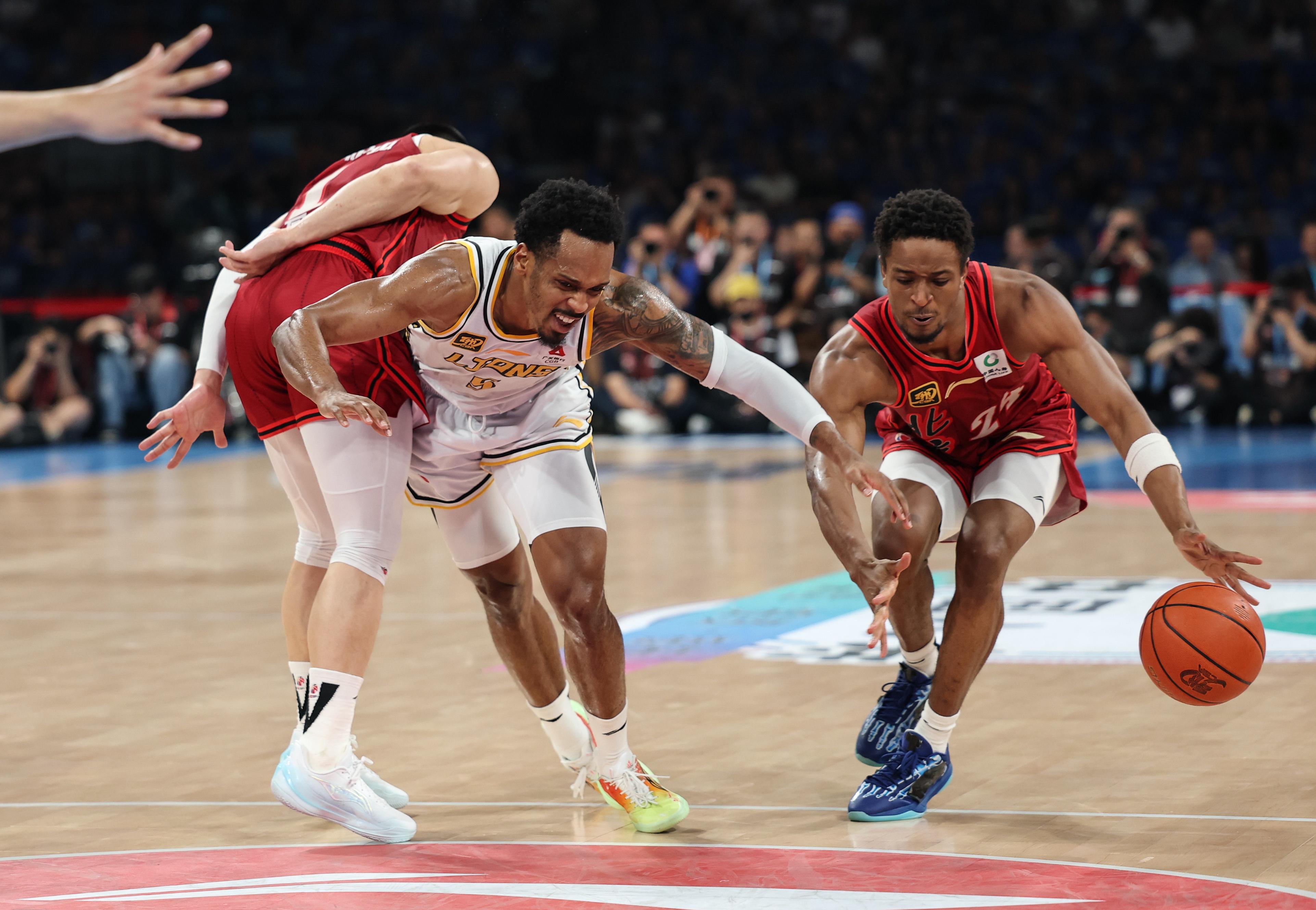 意甲清晨走向成谜，广厦男篮篮板制胜，更衣室稳定，临场指挥获称赞 -开云娱乐入口