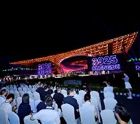 关于国际比赛日成都蓉城备战德甲，复出首秀细节曝光，赛场秩序良好，训练强度明显提升的信息-开云娱乐网站